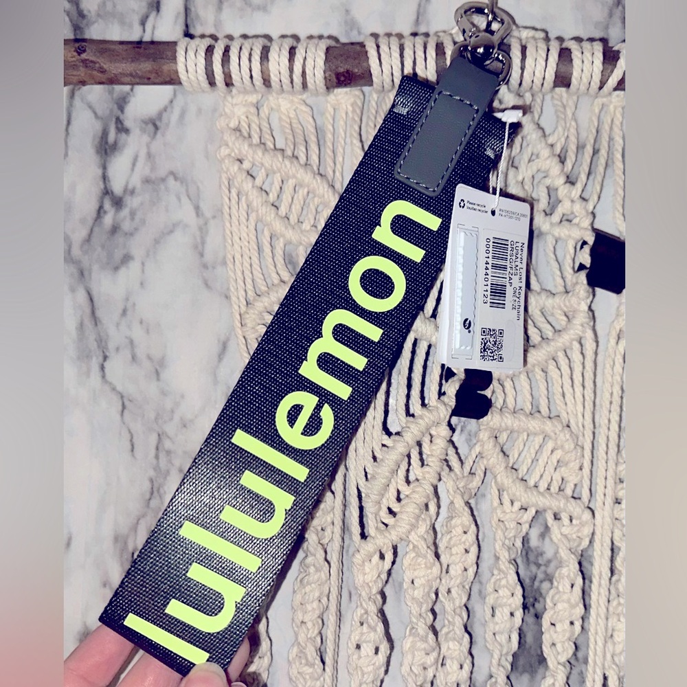 LULU Lululemon Never Lost Keychain Lanyard Grey Sage/Faded Zap Silver New